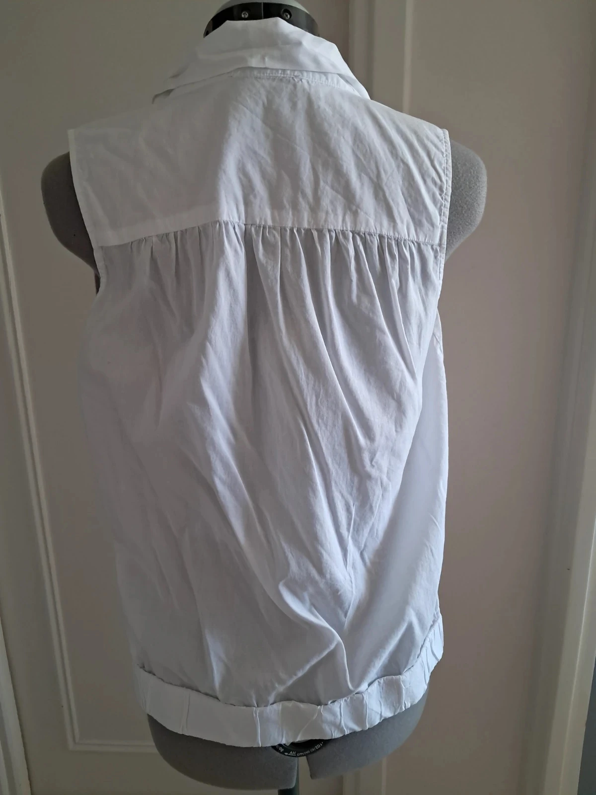 Blouse blanche sans manches avec col cravate Kookai taille 38 – photo 3